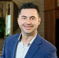 About Leo Estrada