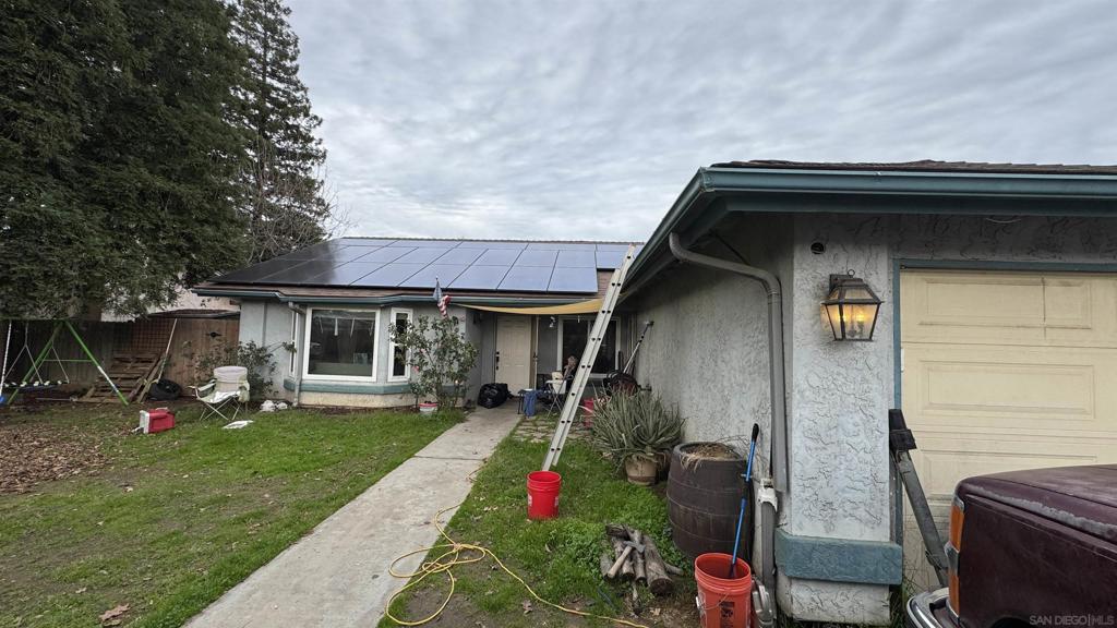 3642 W Redlands Ave, Fresno, CA 93722