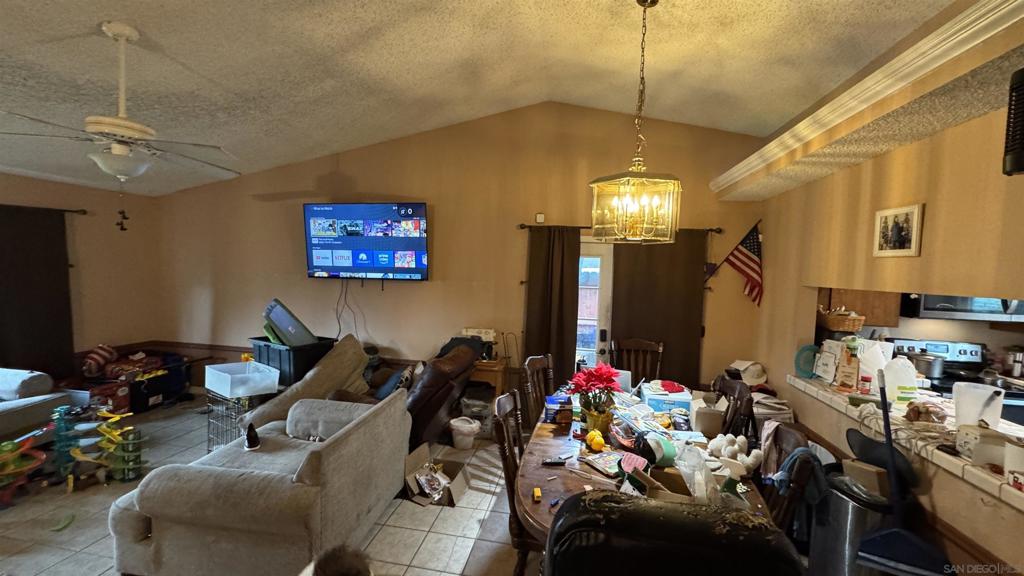 3642 W Redlands Ave, Fresno, CA 93722