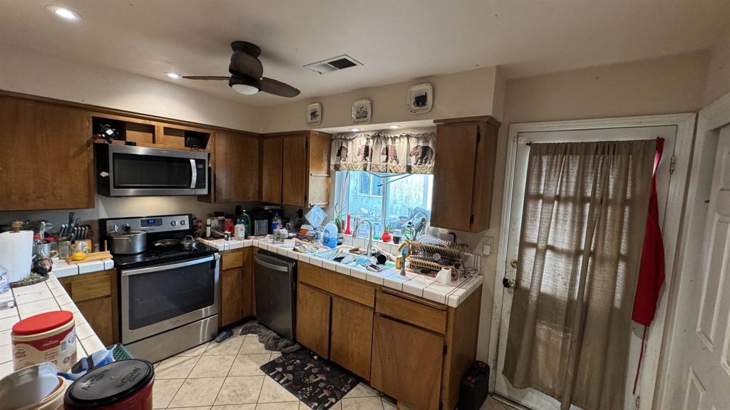 3642 W Redlands Ave, Fresno, CA 93722