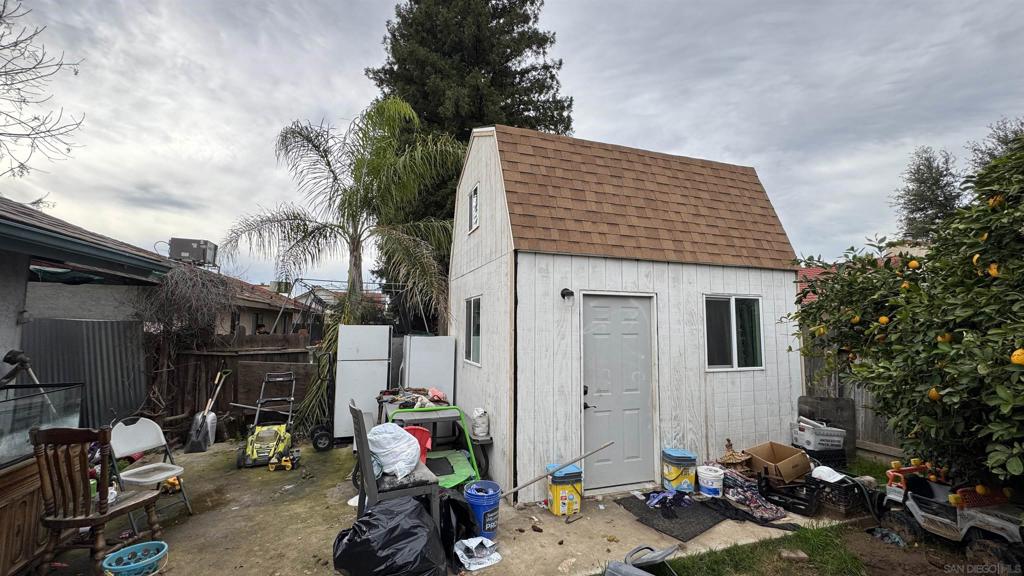 3642 W Redlands Ave, Fresno, CA 93722