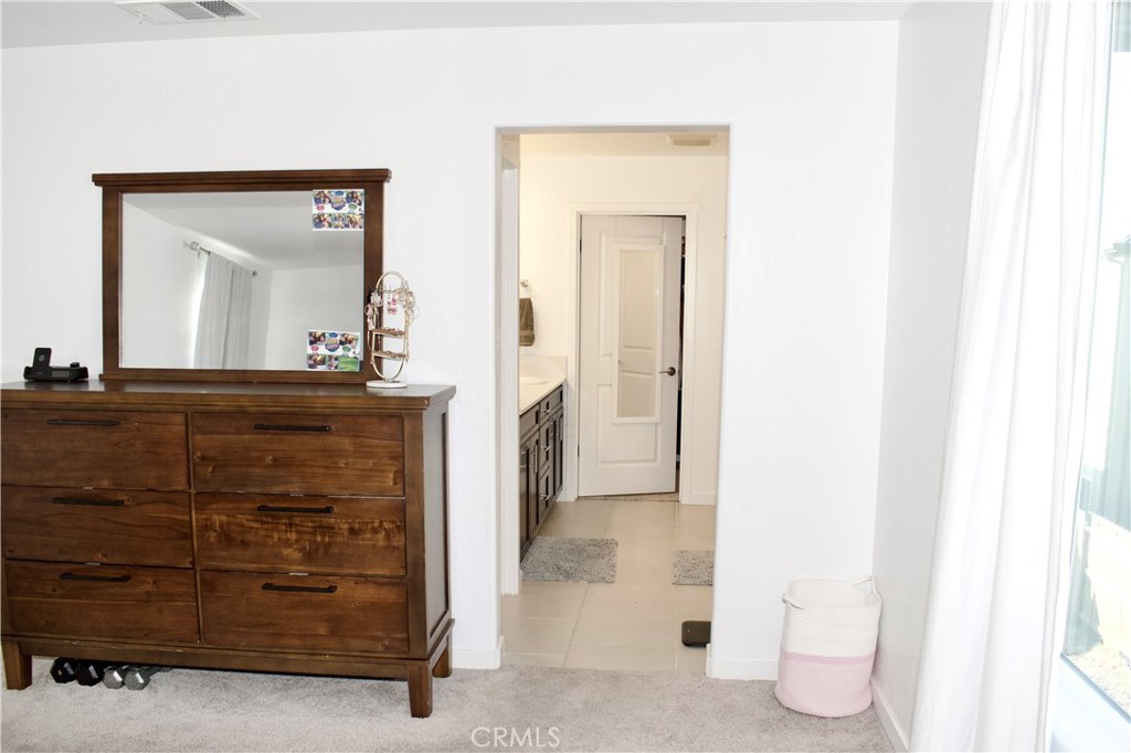 4136 N Vaughan Ave, Fresno, CA 93723
