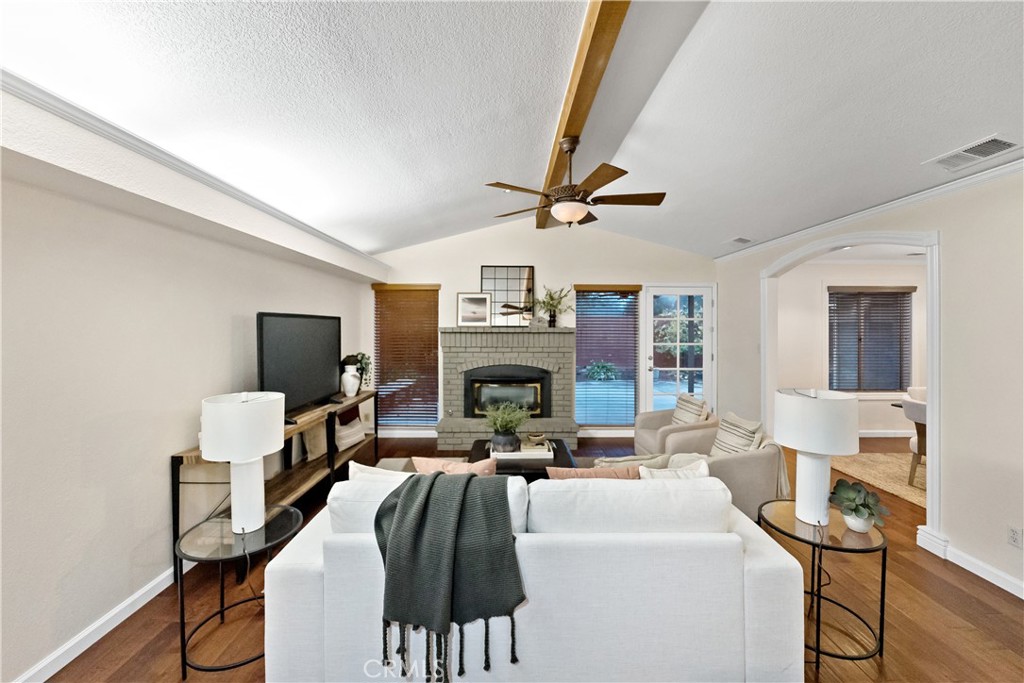 304 E Omaha Ave, Fresno, CA 93720