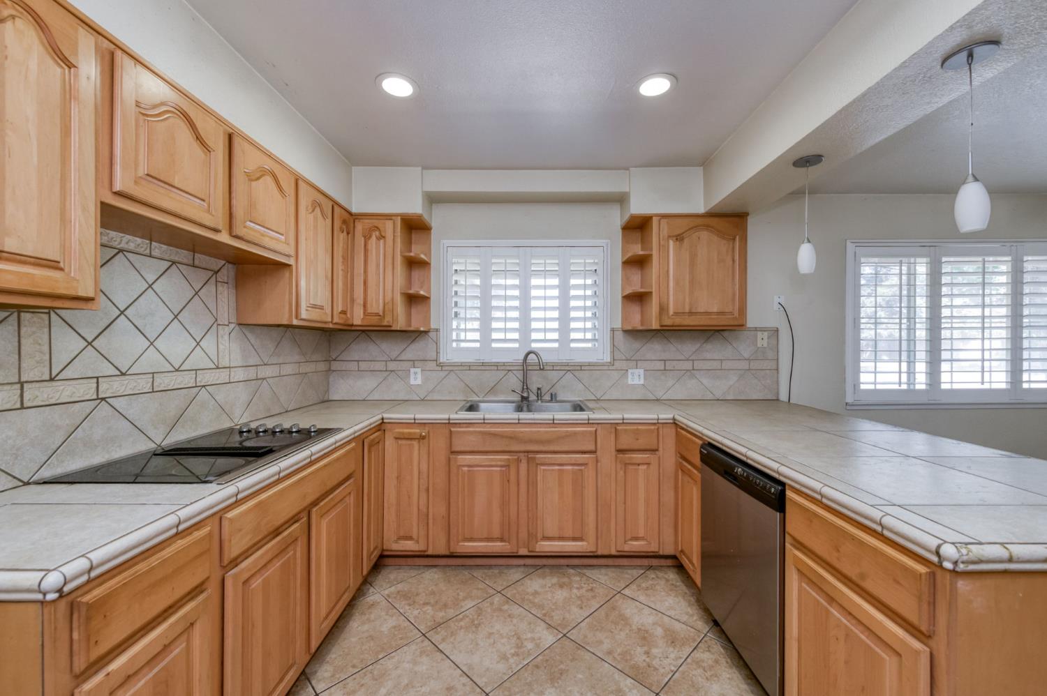 1328 N Grantland Ave, Fresno, CA 93723