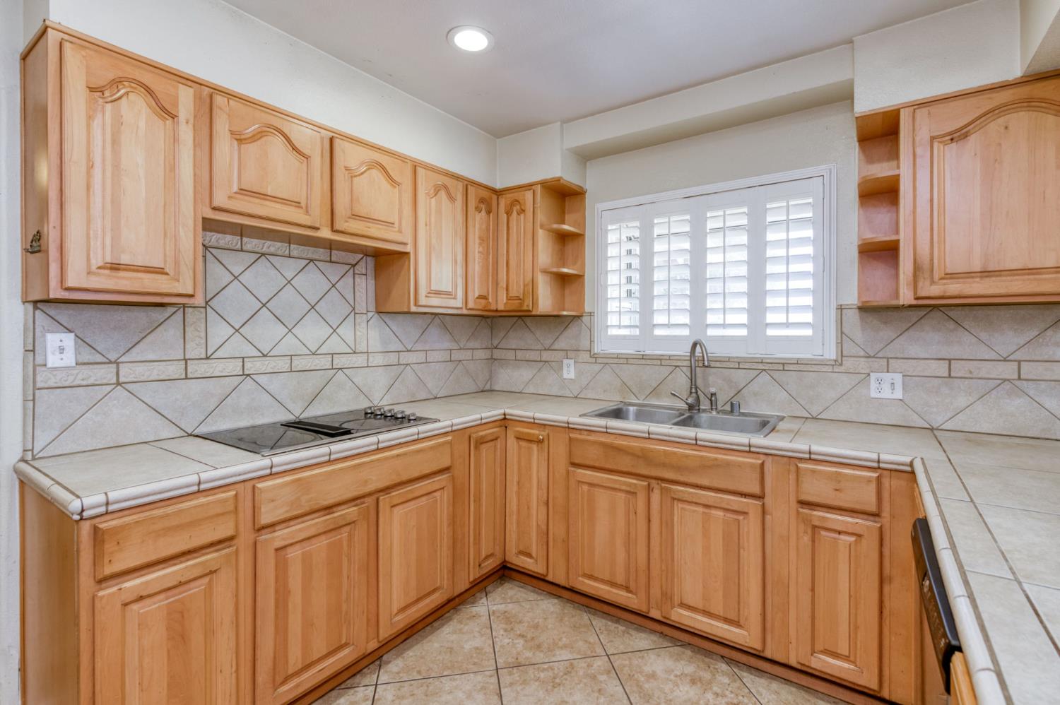 1328 N Grantland Ave, Fresno, CA 93723