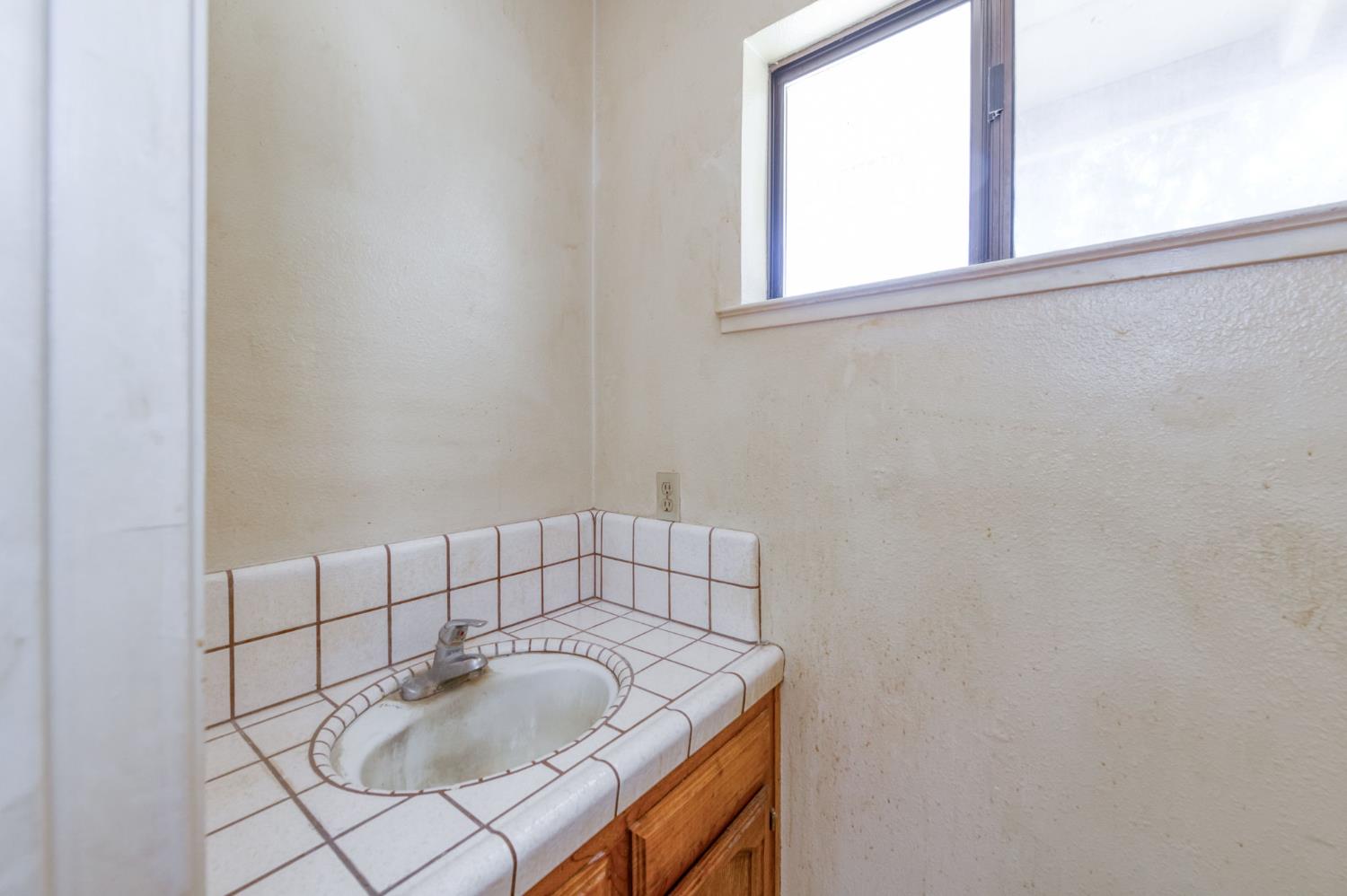 1328 N Grantland Ave, Fresno, CA 93723