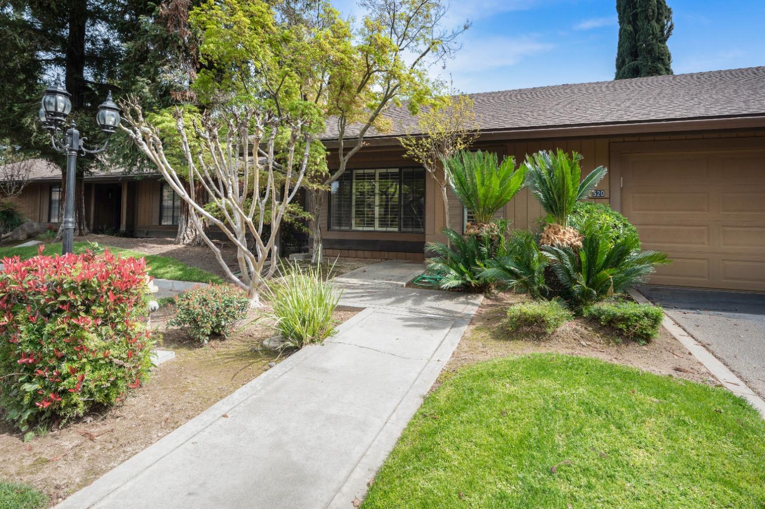 520 W Barstow Ave, Fresno, CA 93704