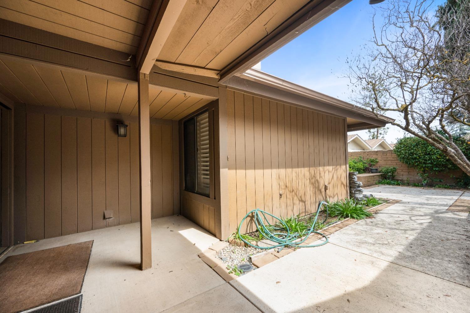 520 W Barstow Ave, Fresno, CA 93704
