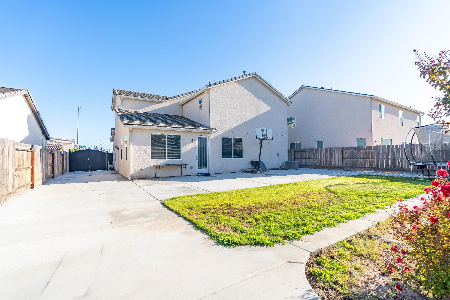 6318 W Rialto Ave, Fresno, CA 93723