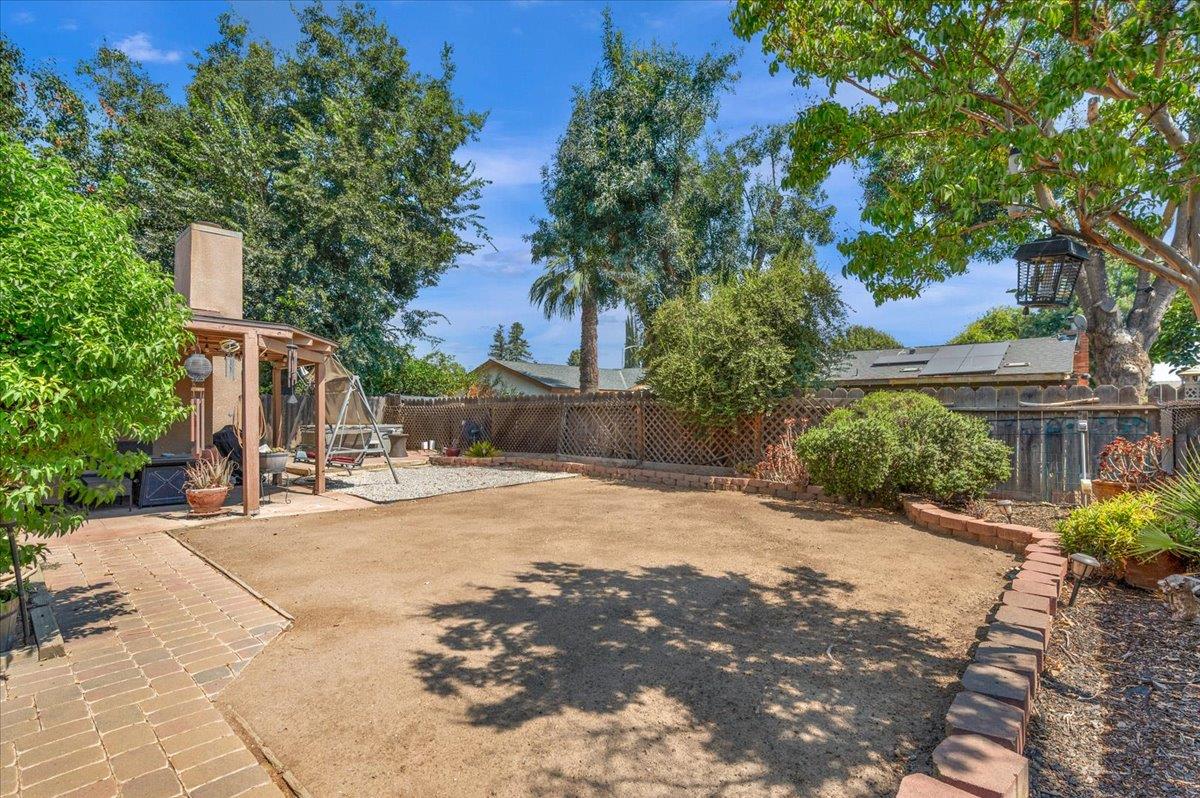 4188 N Constance Ave, Fresno, CA 93722