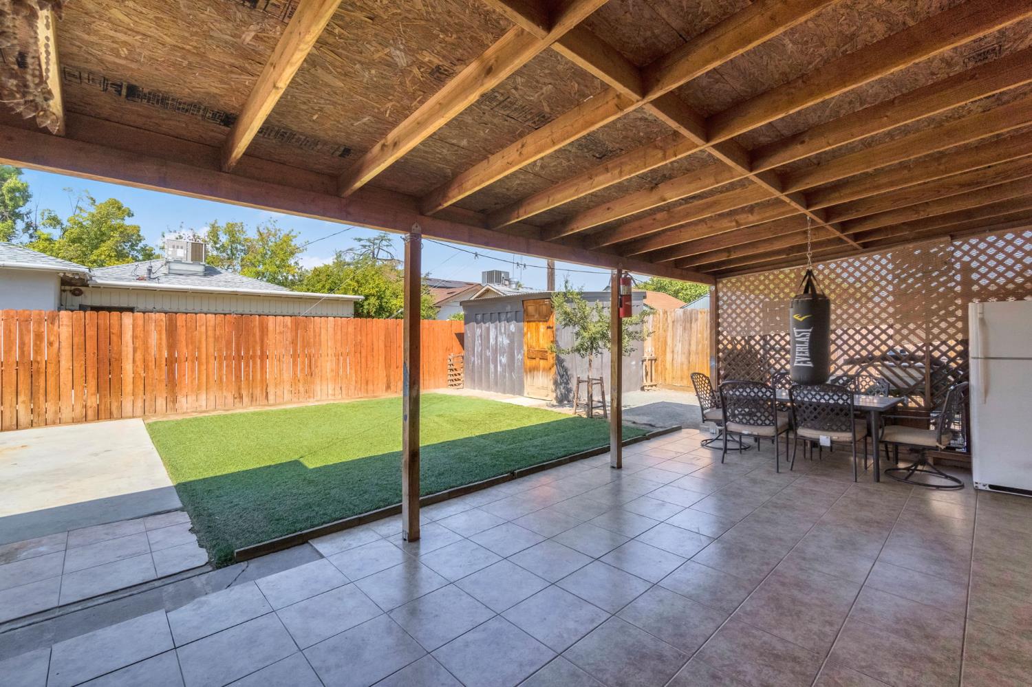 1642 W Dakota Ave, Fresno, CA 93705