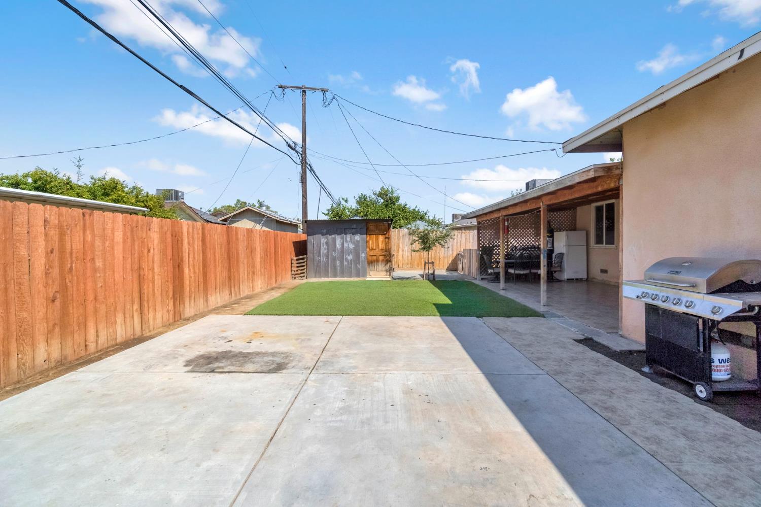 1642 W Dakota Ave, Fresno, CA 93705