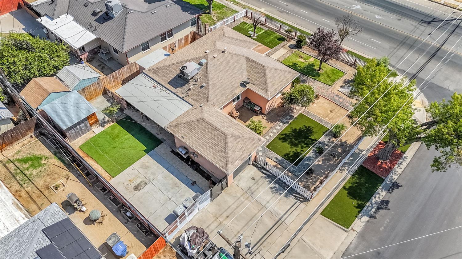 1642 W Dakota Ave, Fresno, CA 93705