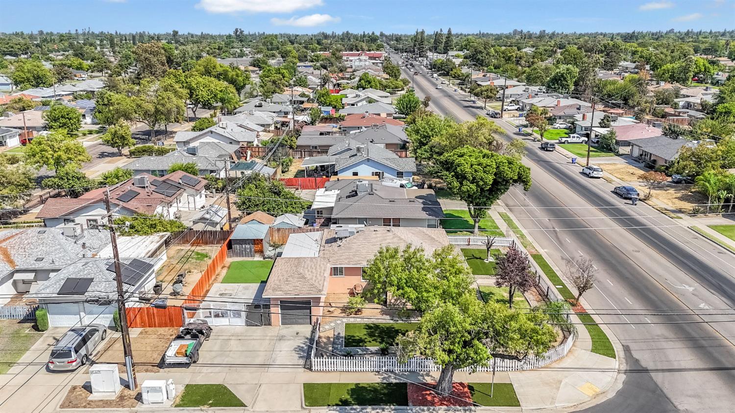 1642 W Dakota Ave, Fresno, CA 93705