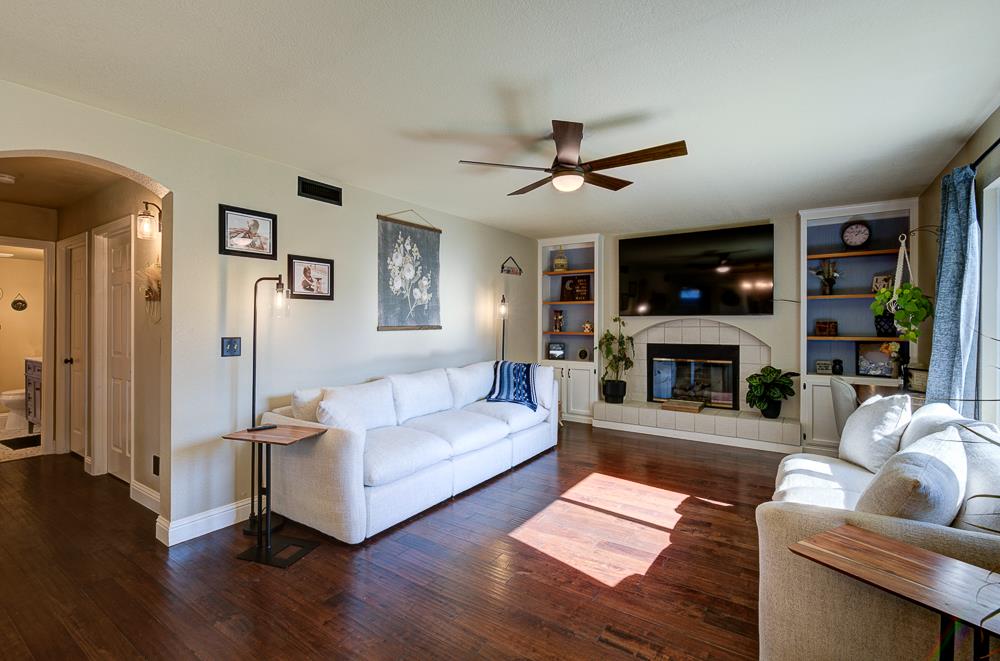 1149 E Salem Ave, Fresno, CA 93720