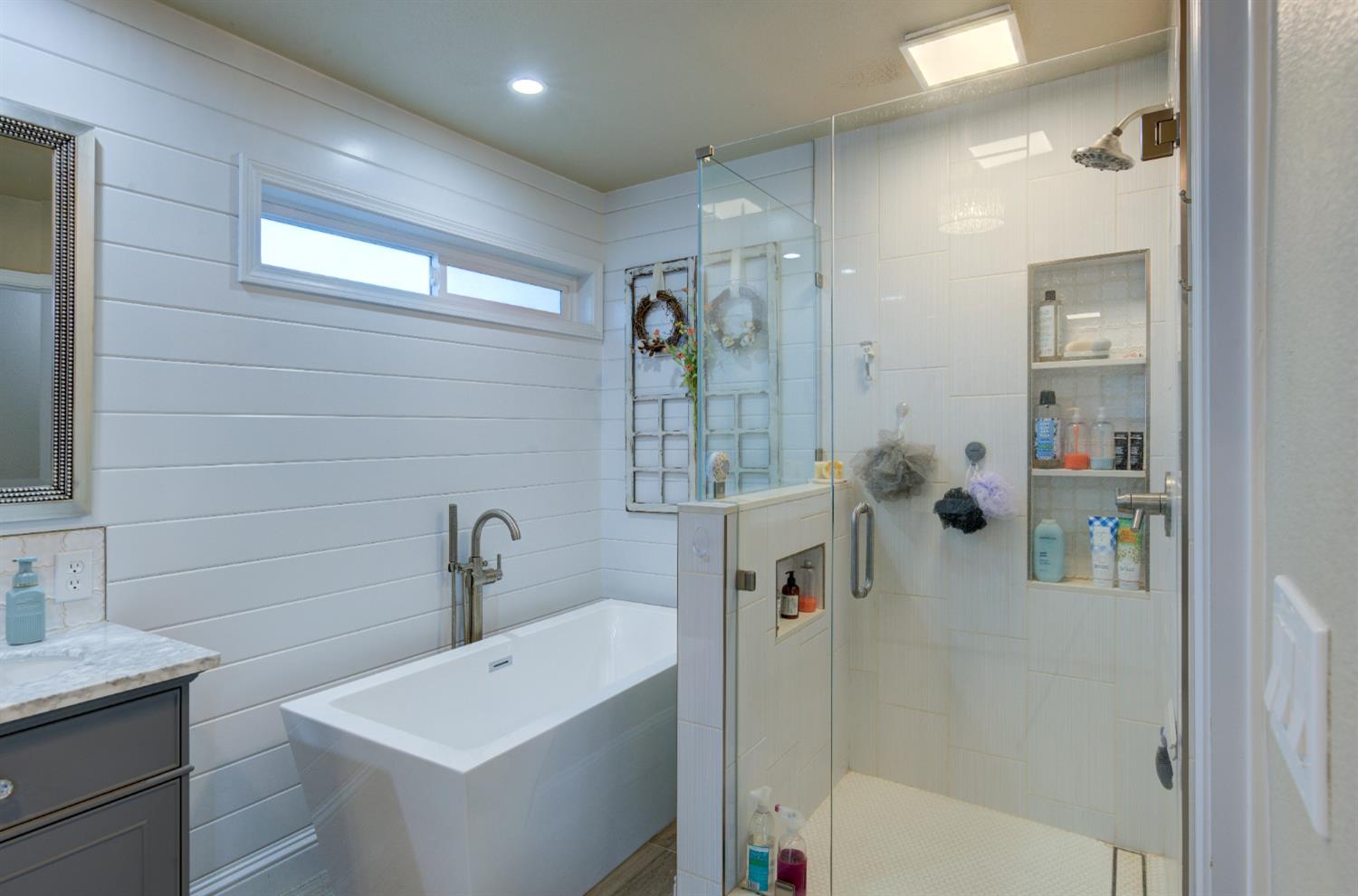 1149 E Salem Ave, Fresno, CA 93720