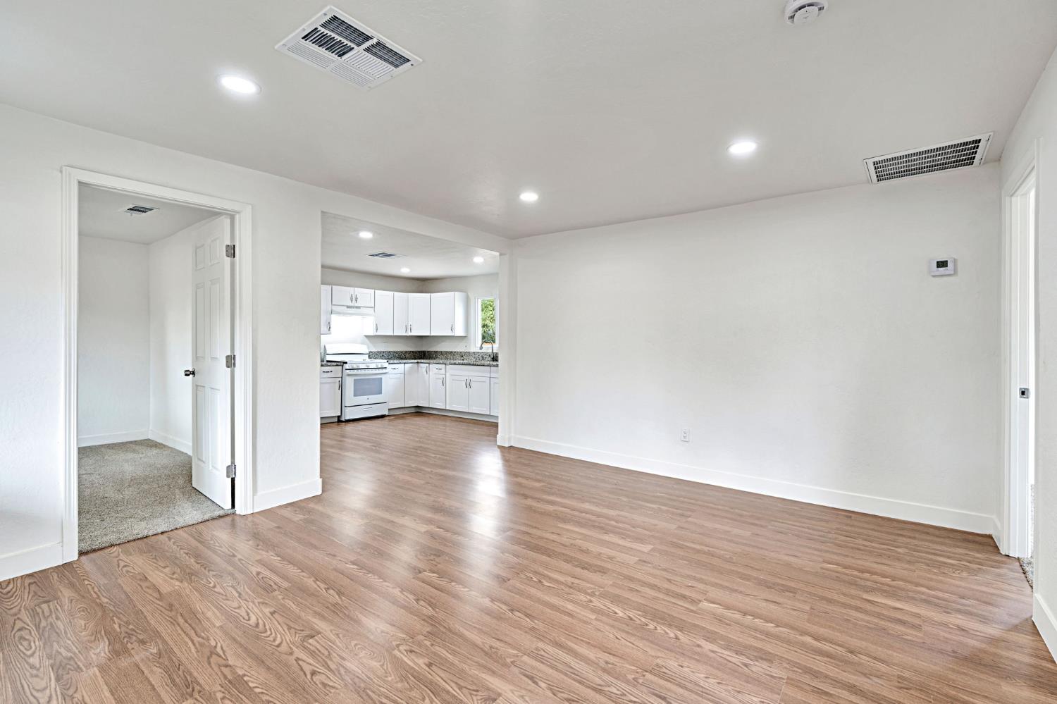 1419 E Yosemite Ave, Madera, CA 93638