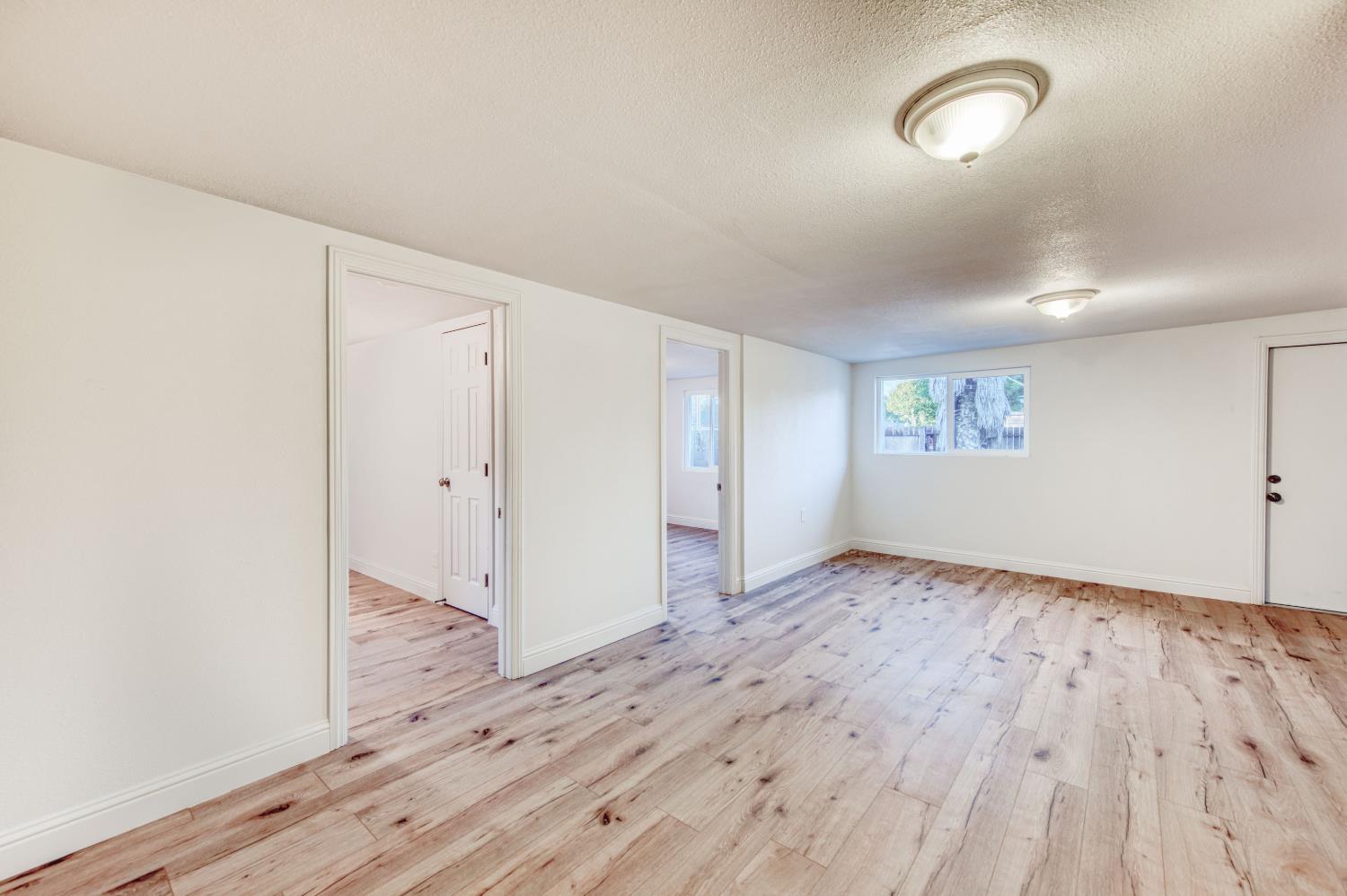 2817 E Indianapolis Ave, Fresno, CA 93726