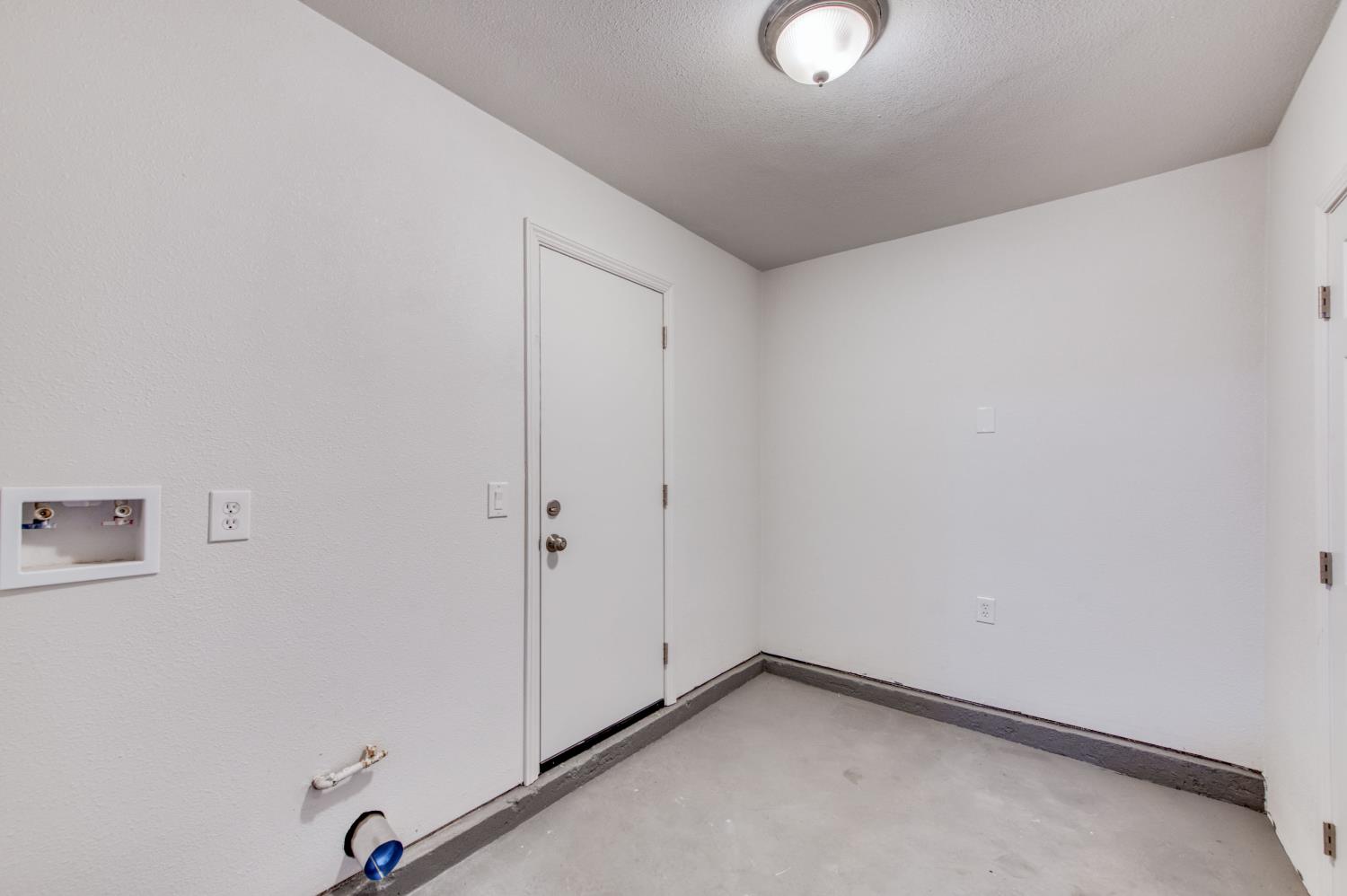 2817 E Indianapolis Ave, Fresno, CA 93726