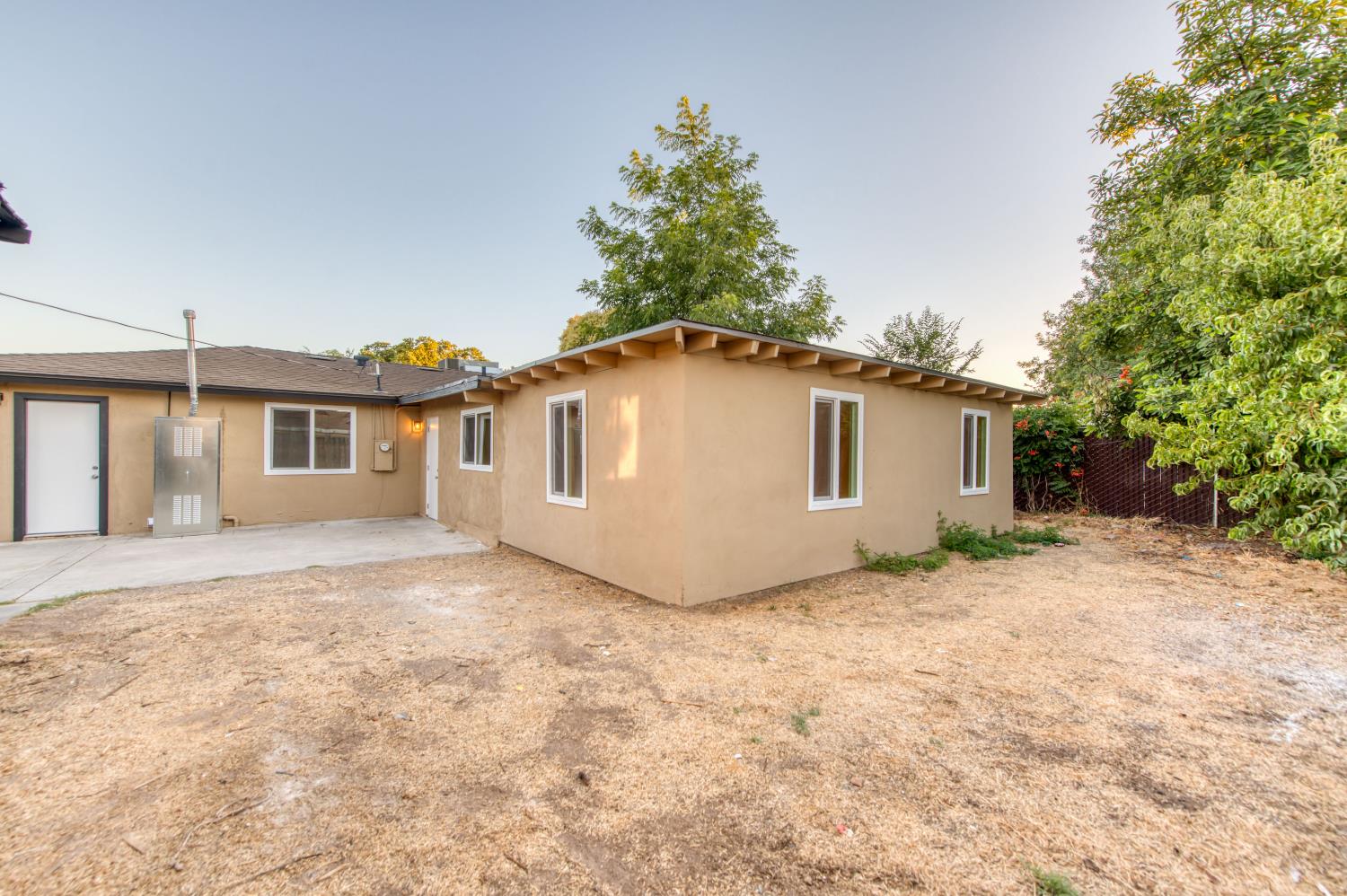 2817 E Indianapolis Ave, Fresno, CA 93726