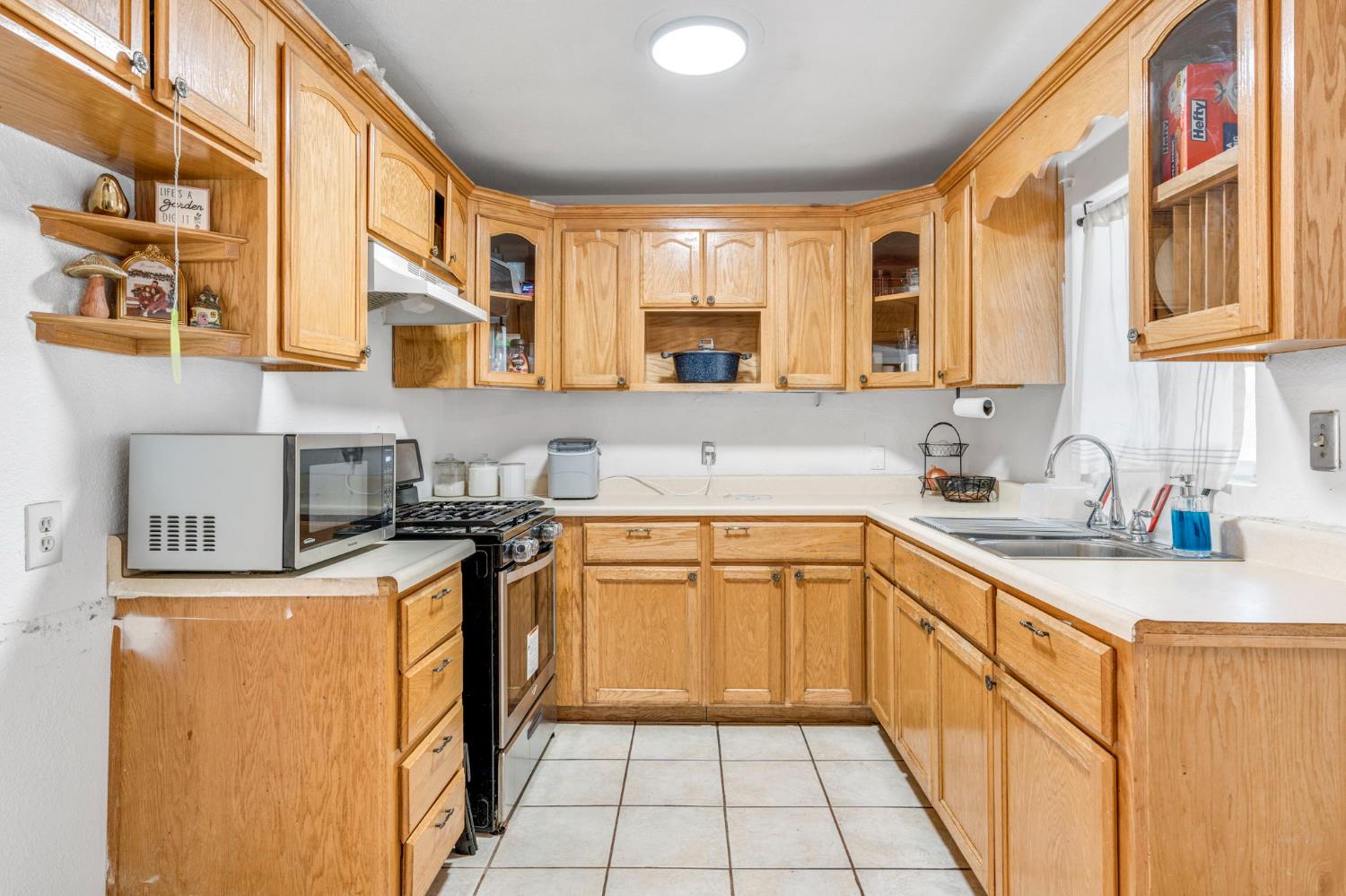 1562 N Fay Ave, Fresno, CA 93728