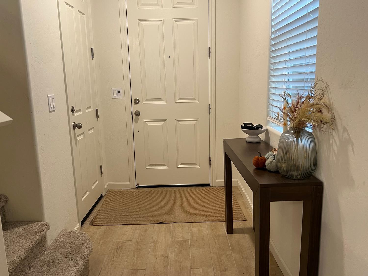 6294 E Moscato Dr, Fresno, CA 93727