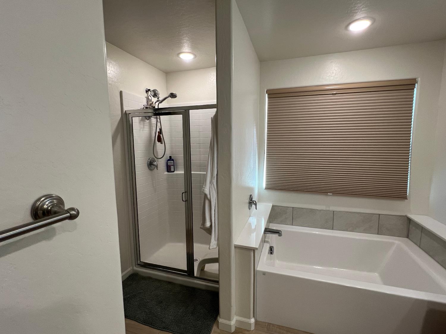 6294 E Moscato Dr, Fresno, CA 93727