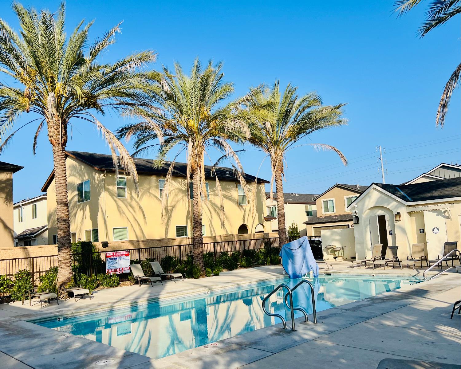 6294 E Moscato Dr, Fresno, CA 93727