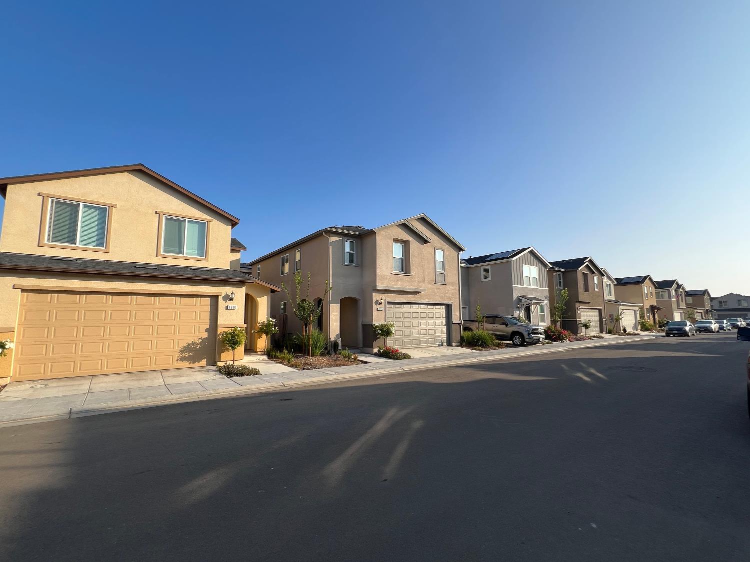 6294 E Moscato Dr, Fresno, CA 93727