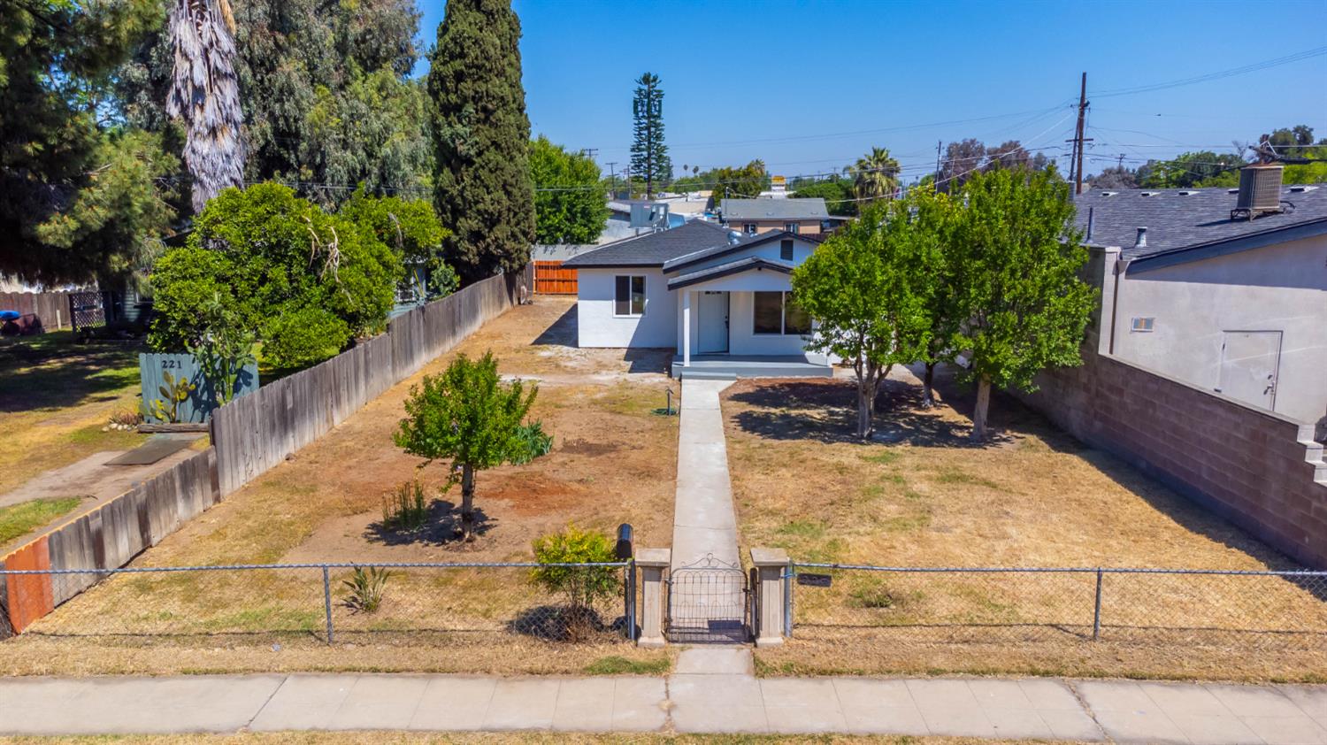 227 E Pine, Fresno, CA 93728