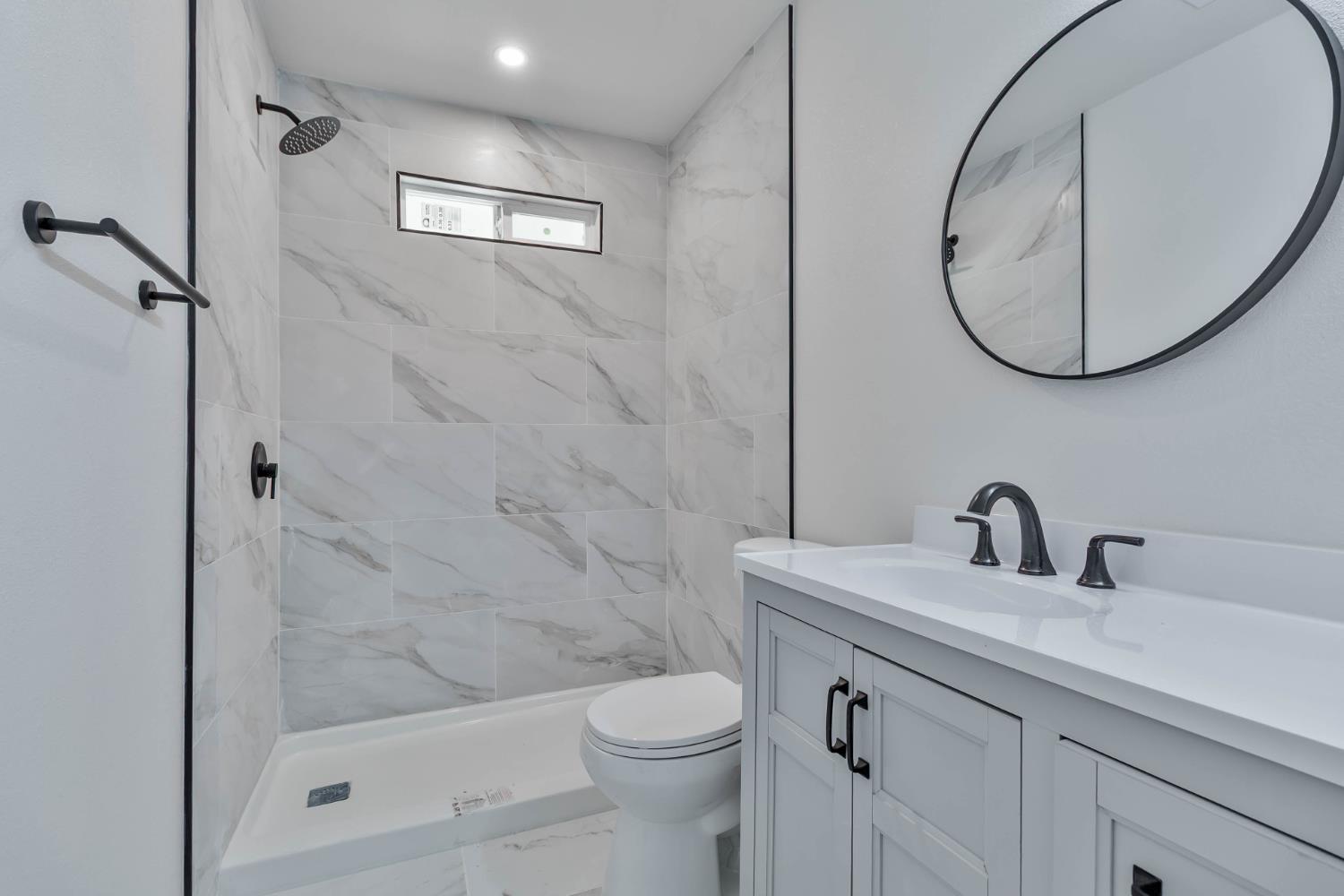 227 E Pine, Fresno, CA 93728