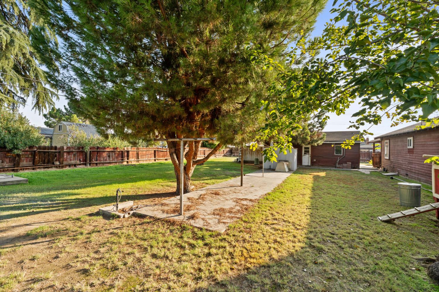 4785 E Andrews Ave, Fresno, CA 93726