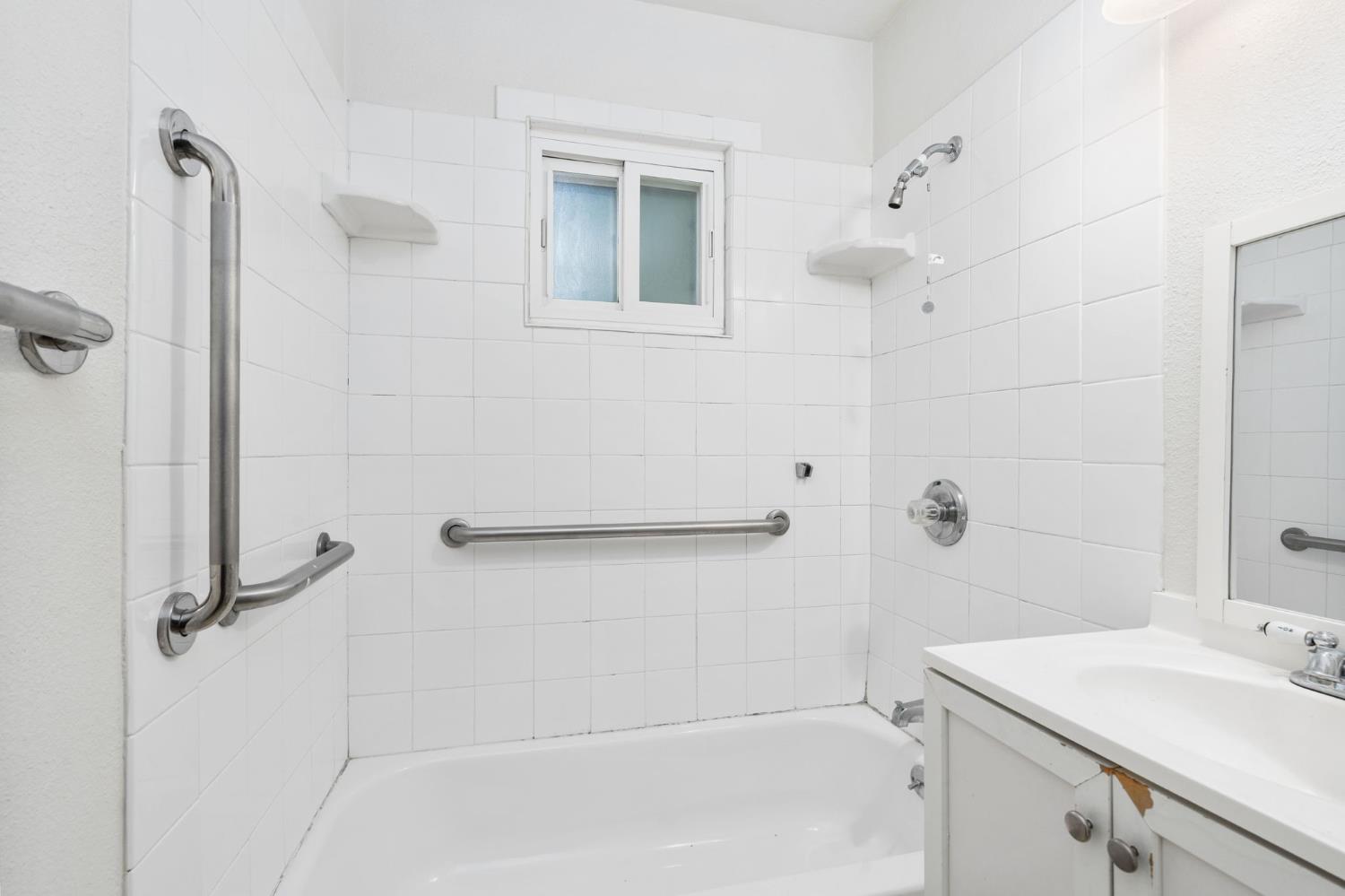 4785 E Andrews Ave, Fresno, CA 93726