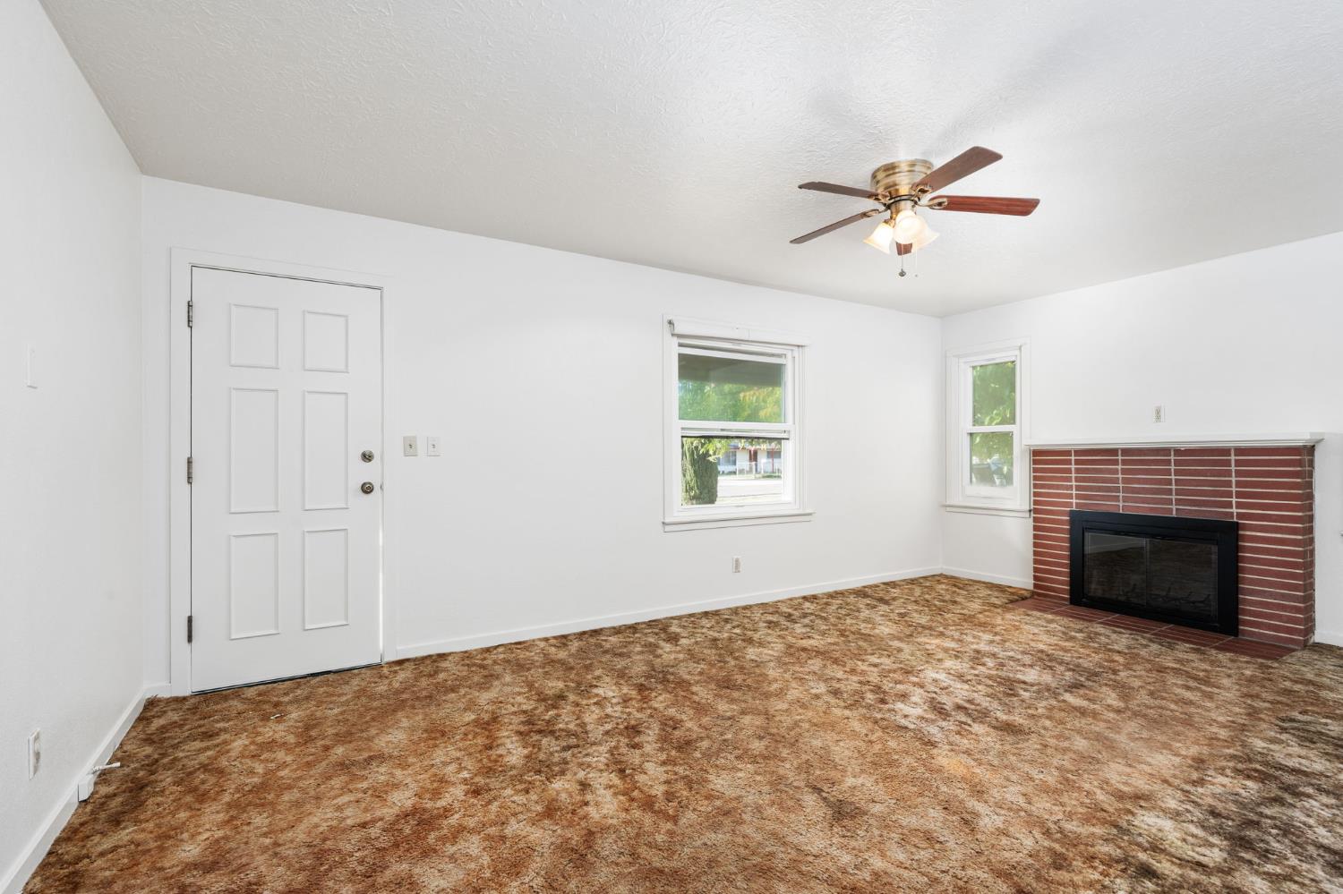 4785 E Andrews Ave, Fresno, CA 93726