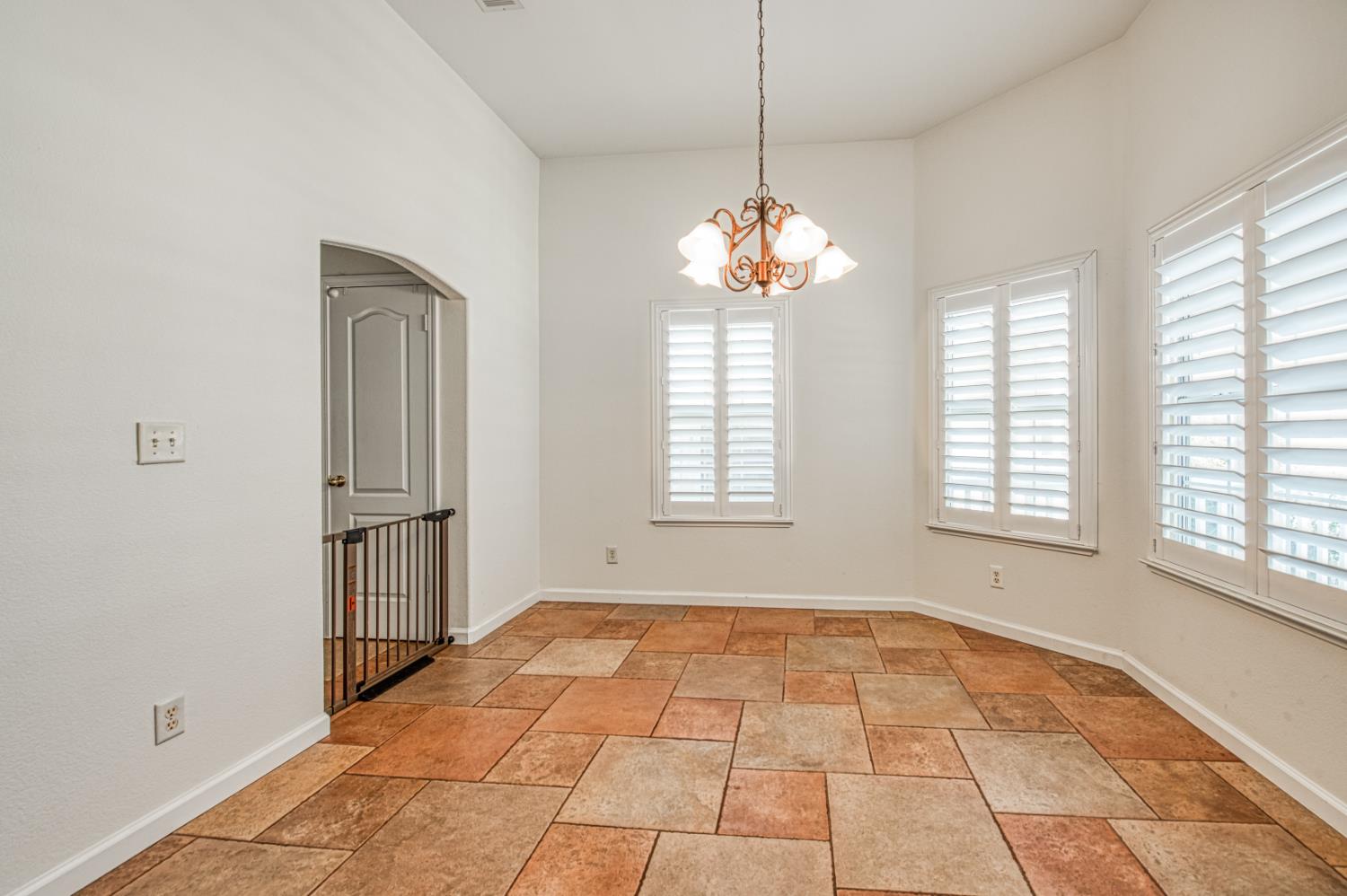 10183 N Backer Ave, Fresno, CA 93730