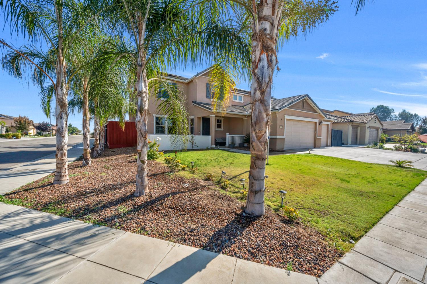 2302 N Jason Ave, Fresno, CA 93737