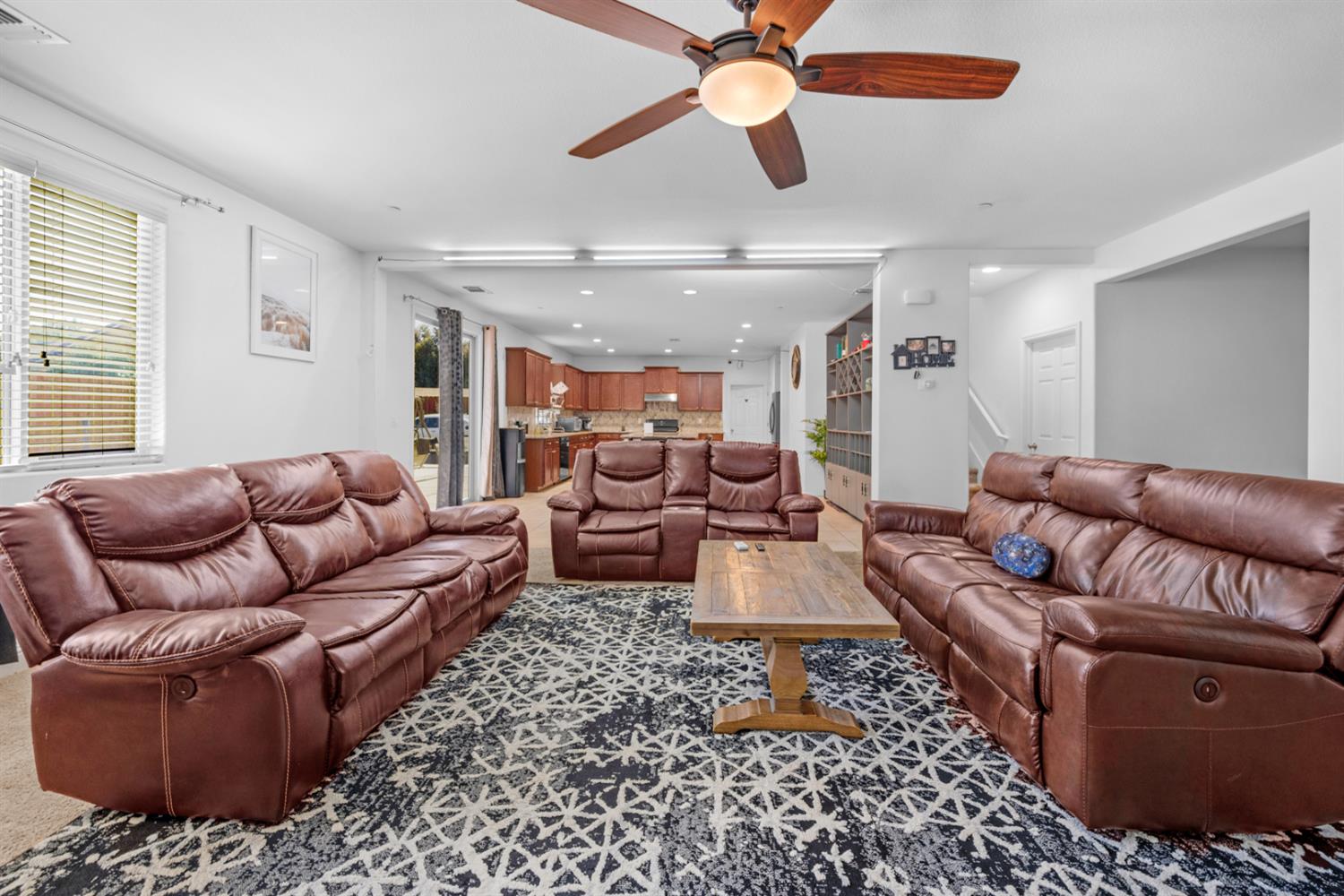 2302 N Jason Ave, Fresno, CA 93737