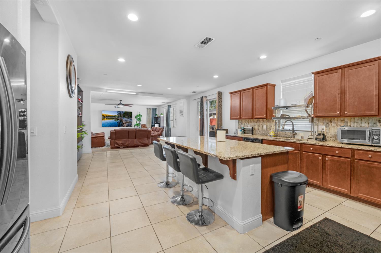 2302 N Jason Ave, Fresno, CA 93737