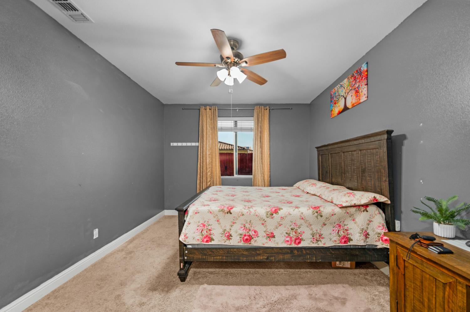 2302 N Jason Ave, Fresno, CA 93737