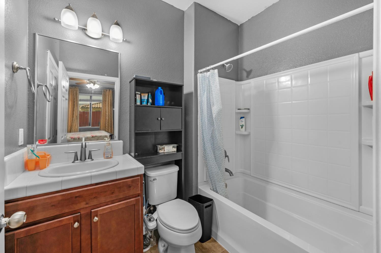 2302 N Jason Ave, Fresno, CA 93737