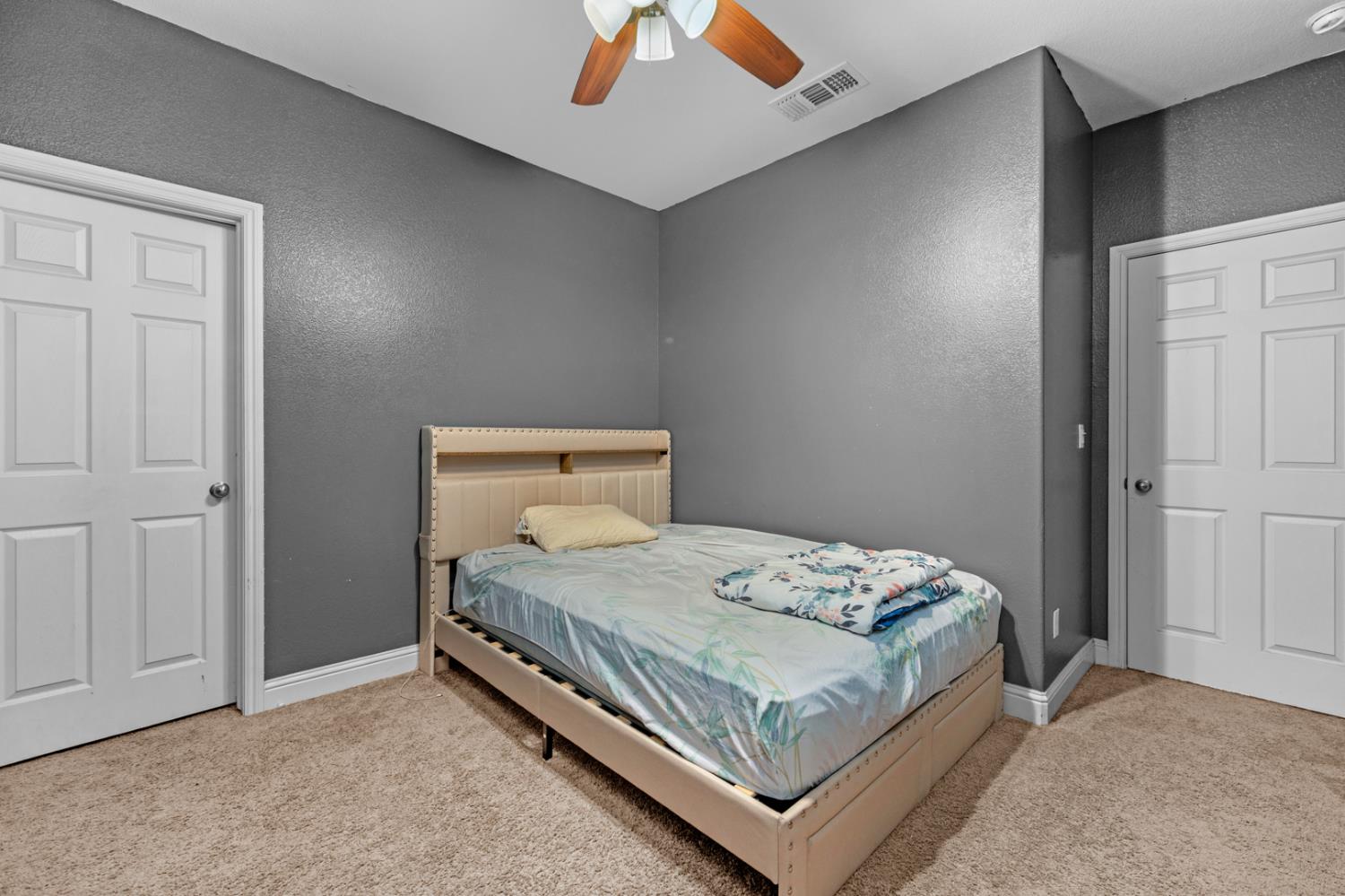 2302 N Jason Ave, Fresno, CA 93737