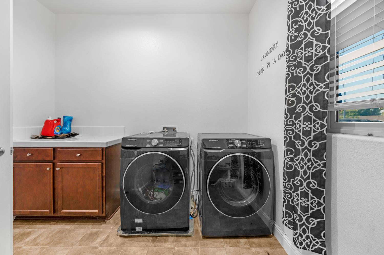 2302 N Jason Ave, Fresno, CA 93737