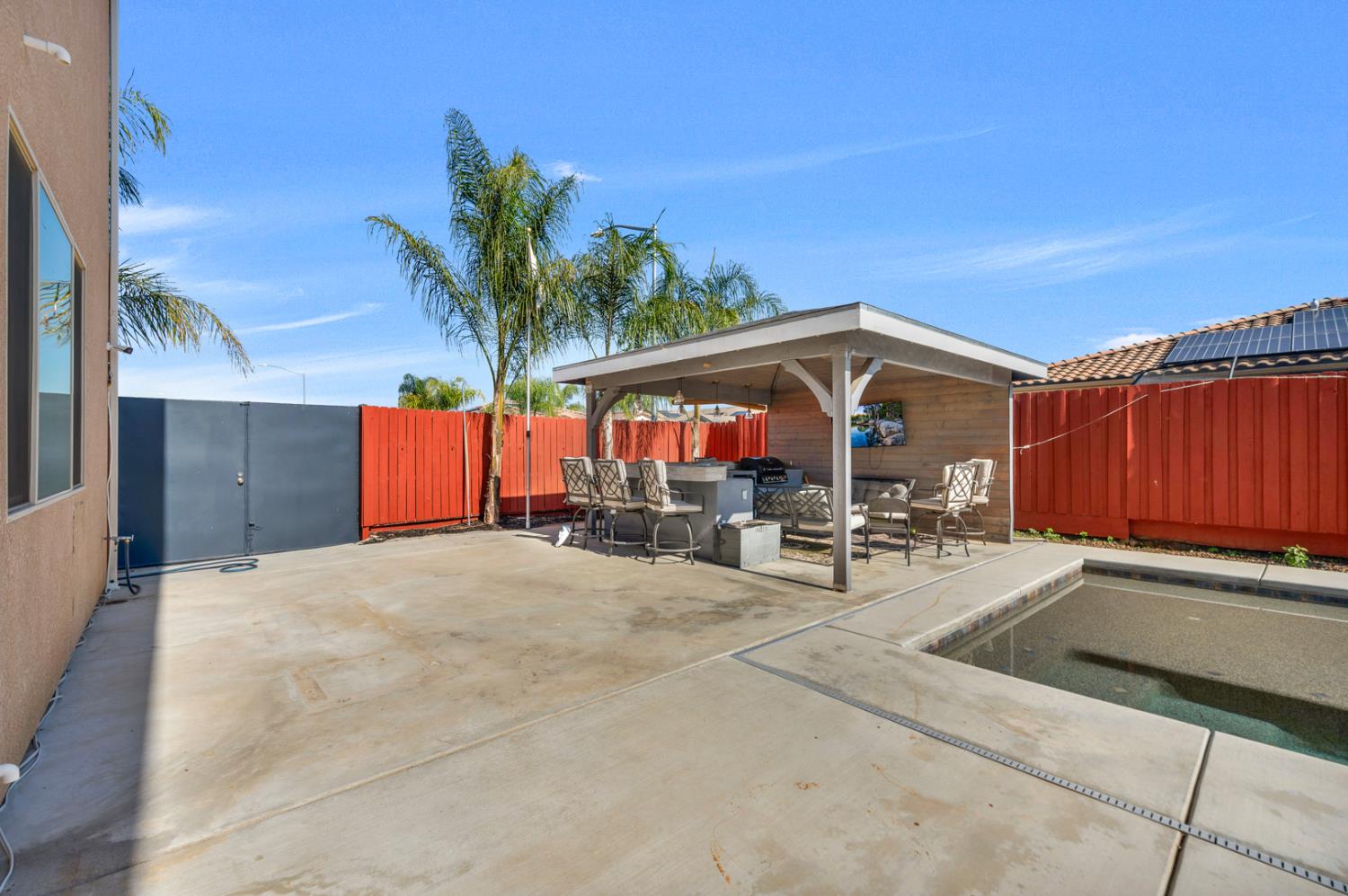 2302 N Jason Ave, Fresno, CA 93737