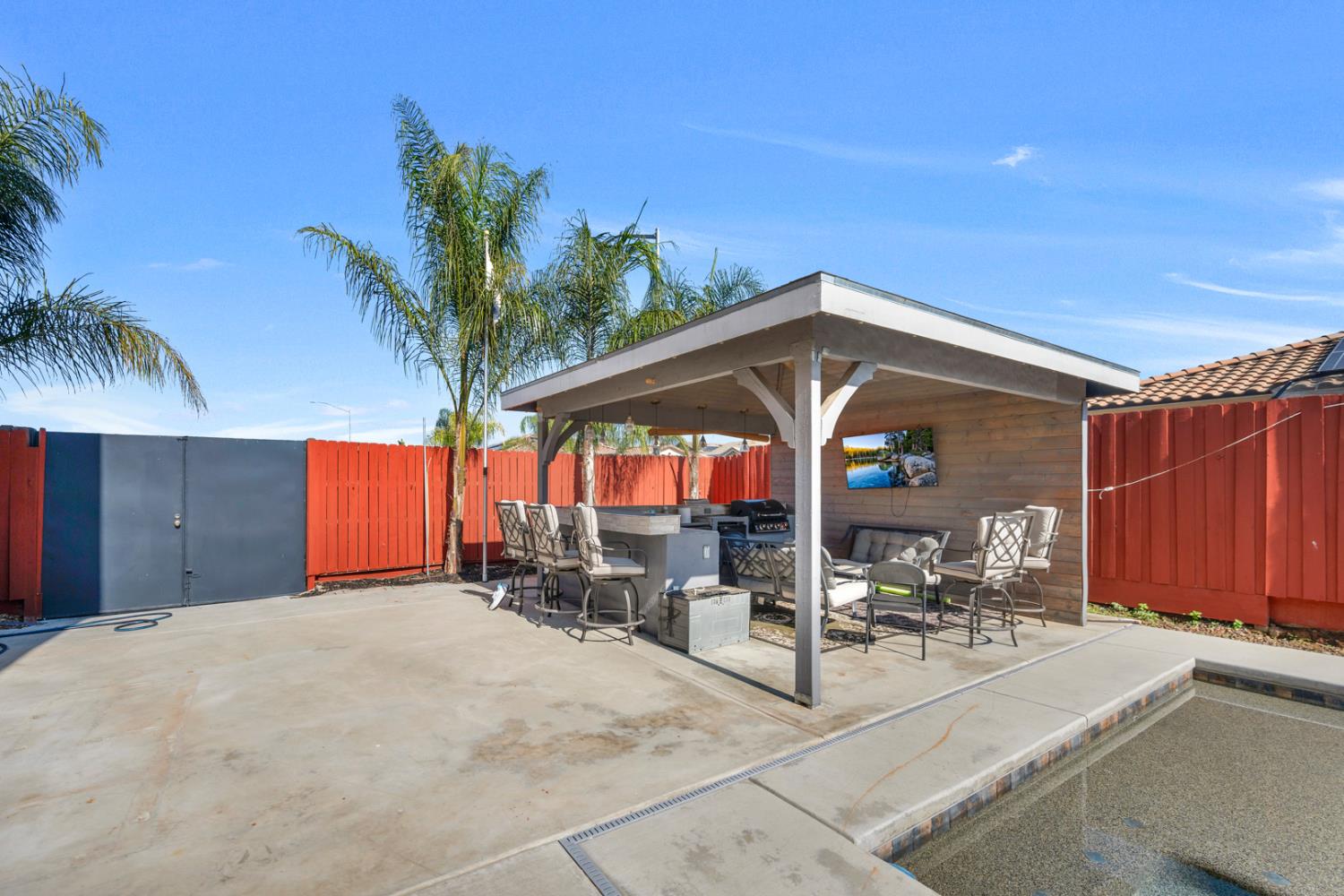 2302 N Jason Ave, Fresno, CA 93737