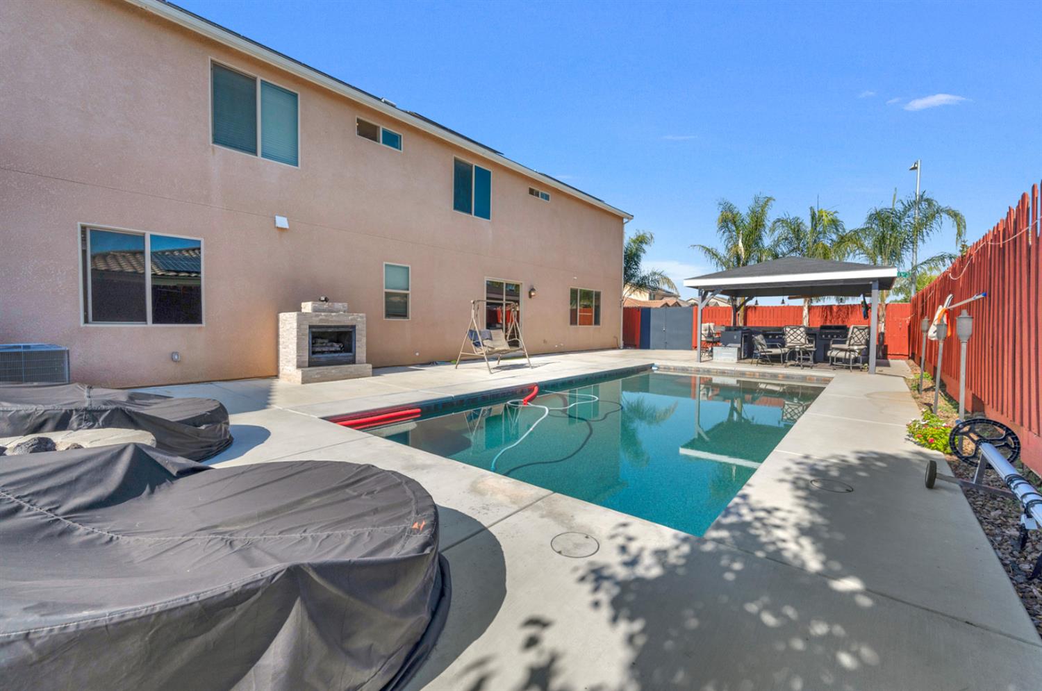 2302 N Jason Ave, Fresno, CA 93737