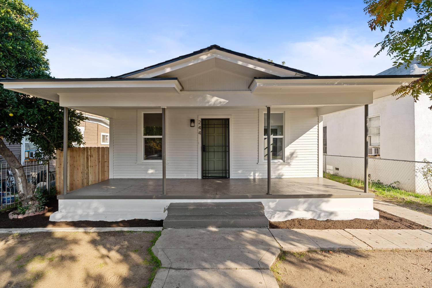 244 N U St, Fresno, CA 93701