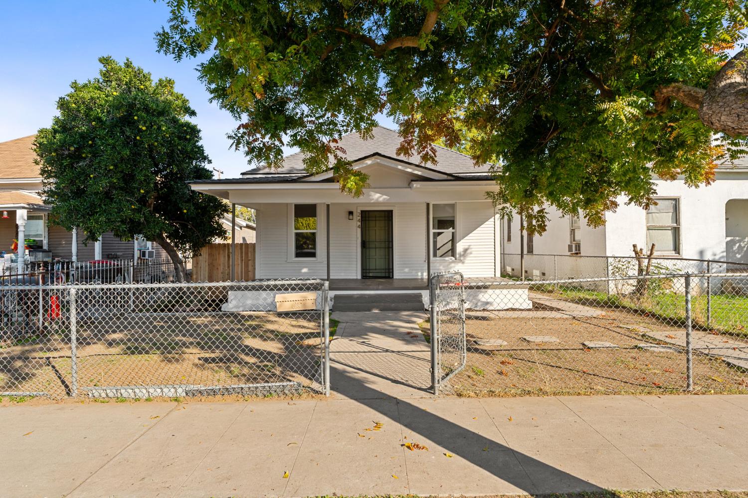 244 N U St, Fresno, CA 93701
