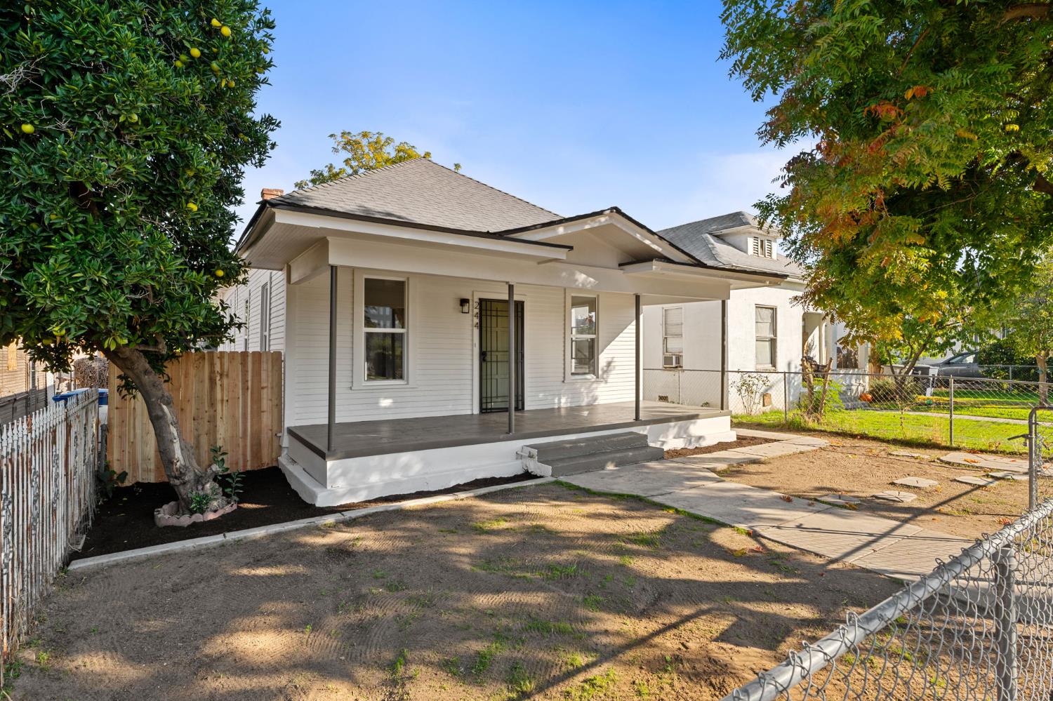 244 N U St, Fresno, CA 93701