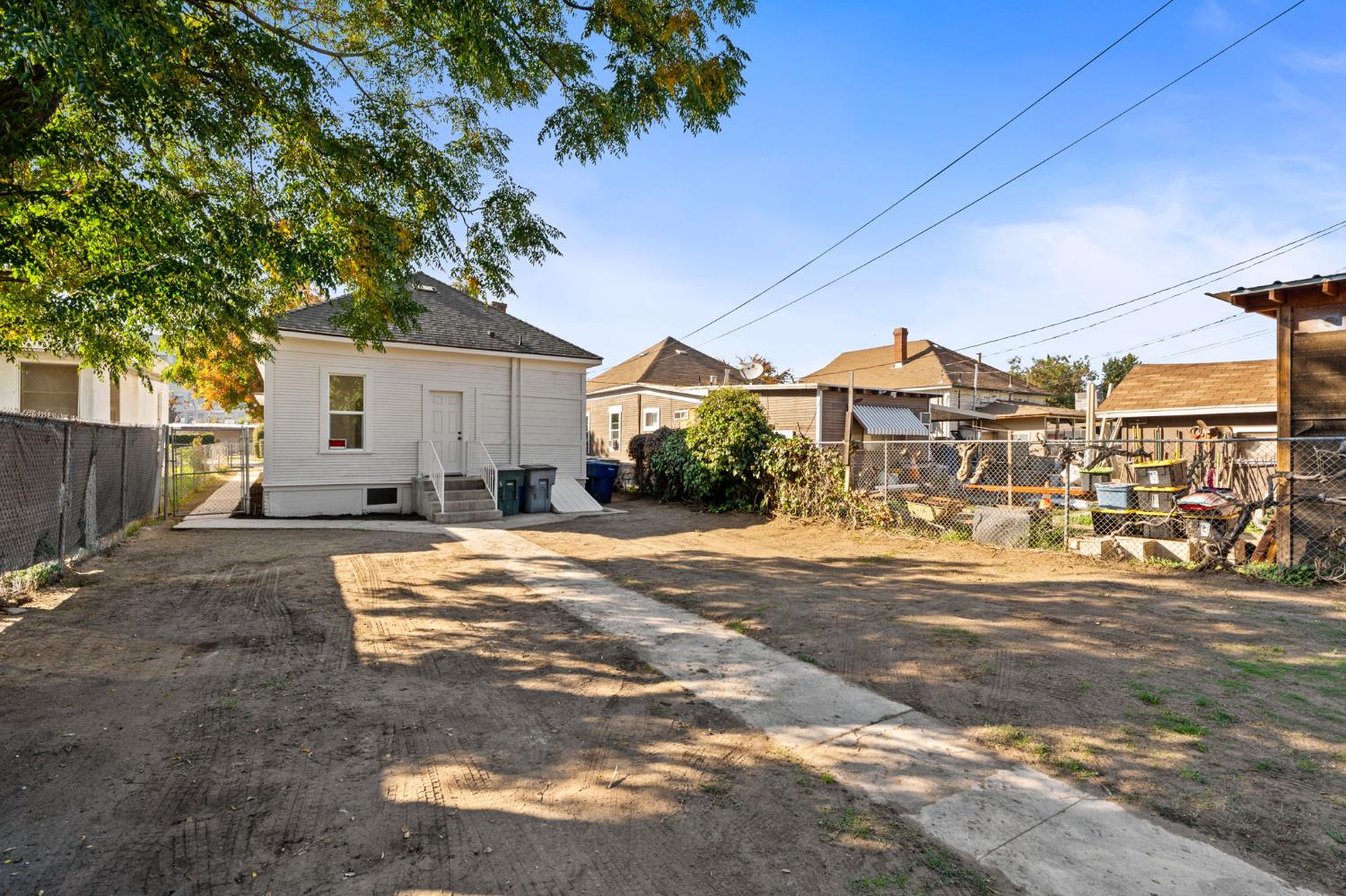 244 N U St, Fresno, CA 93701