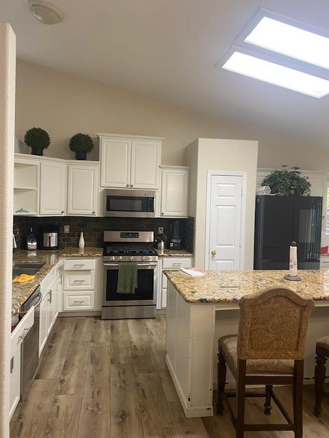 5466 E Kaviland Ave, Fresno, CA 93727